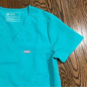 Figs Catalina one pocket scrub top size S surgical green